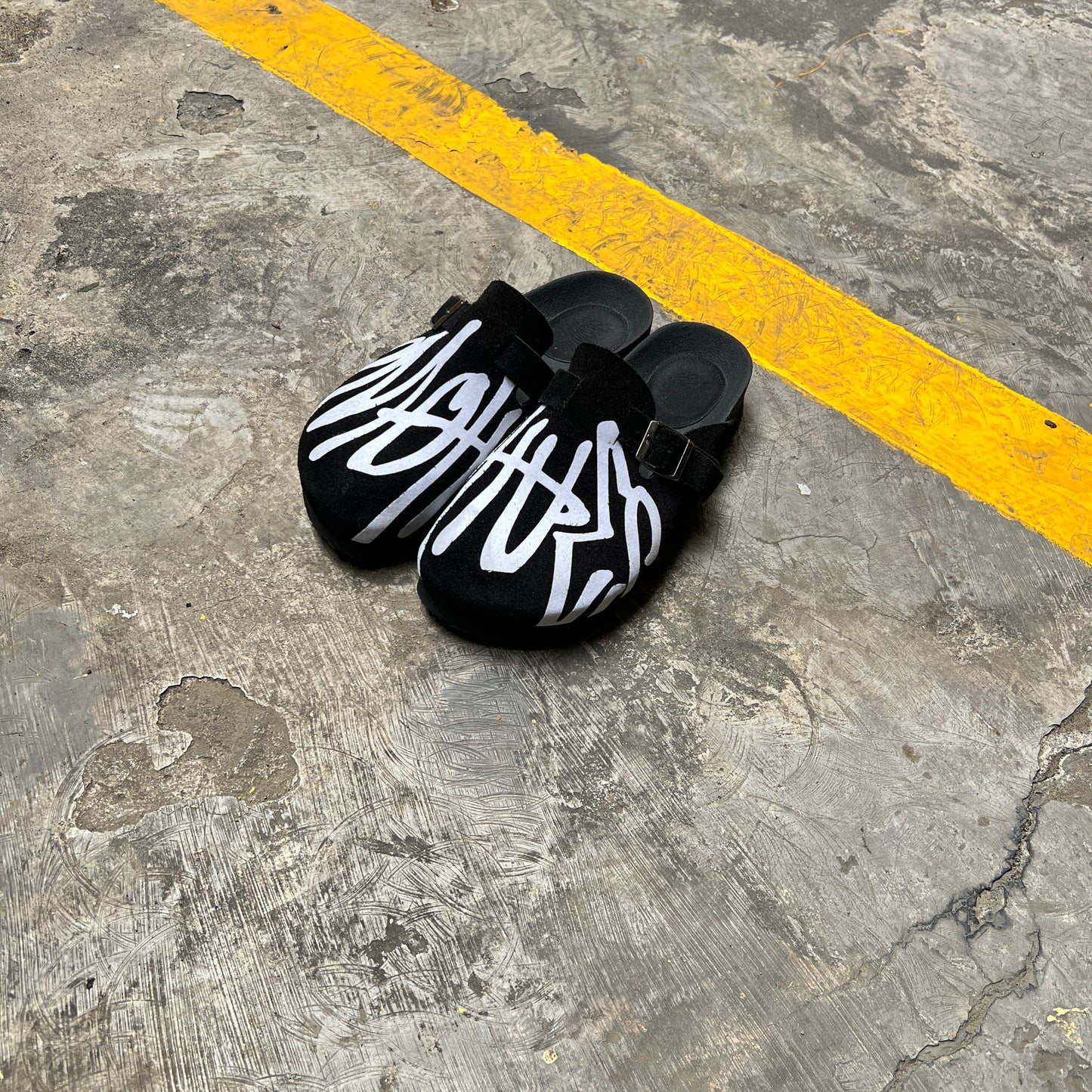 Basic Logo Clogs